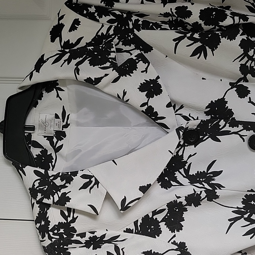 Blazer - Picture 2 of 3